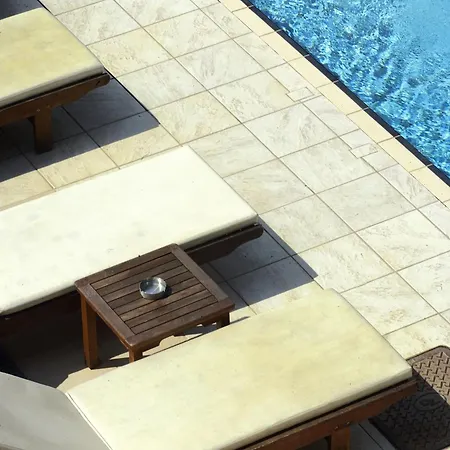 Lägenhetshotell Porto Marina 2*