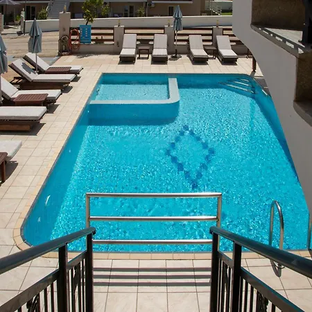 Porto Marina Lägenhetshotell Chrisi Ammoudia