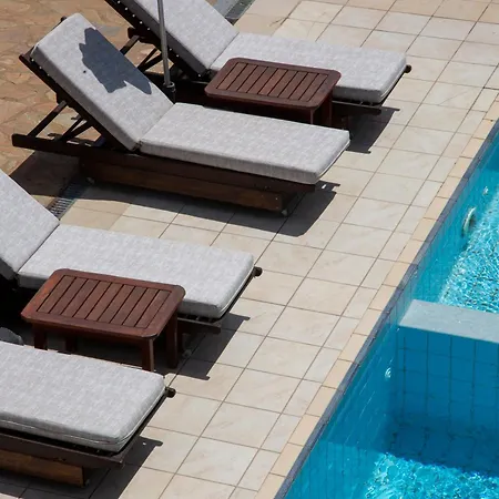 Lägenhetshotell Porto Marina 2*